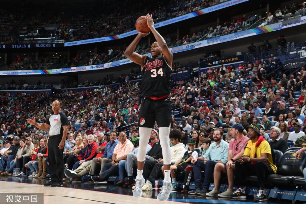 意外踩到申 意外踩到申