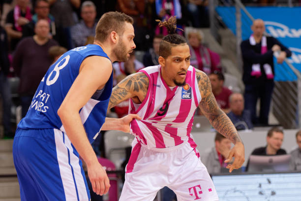 边后卫高位 边后卫高位